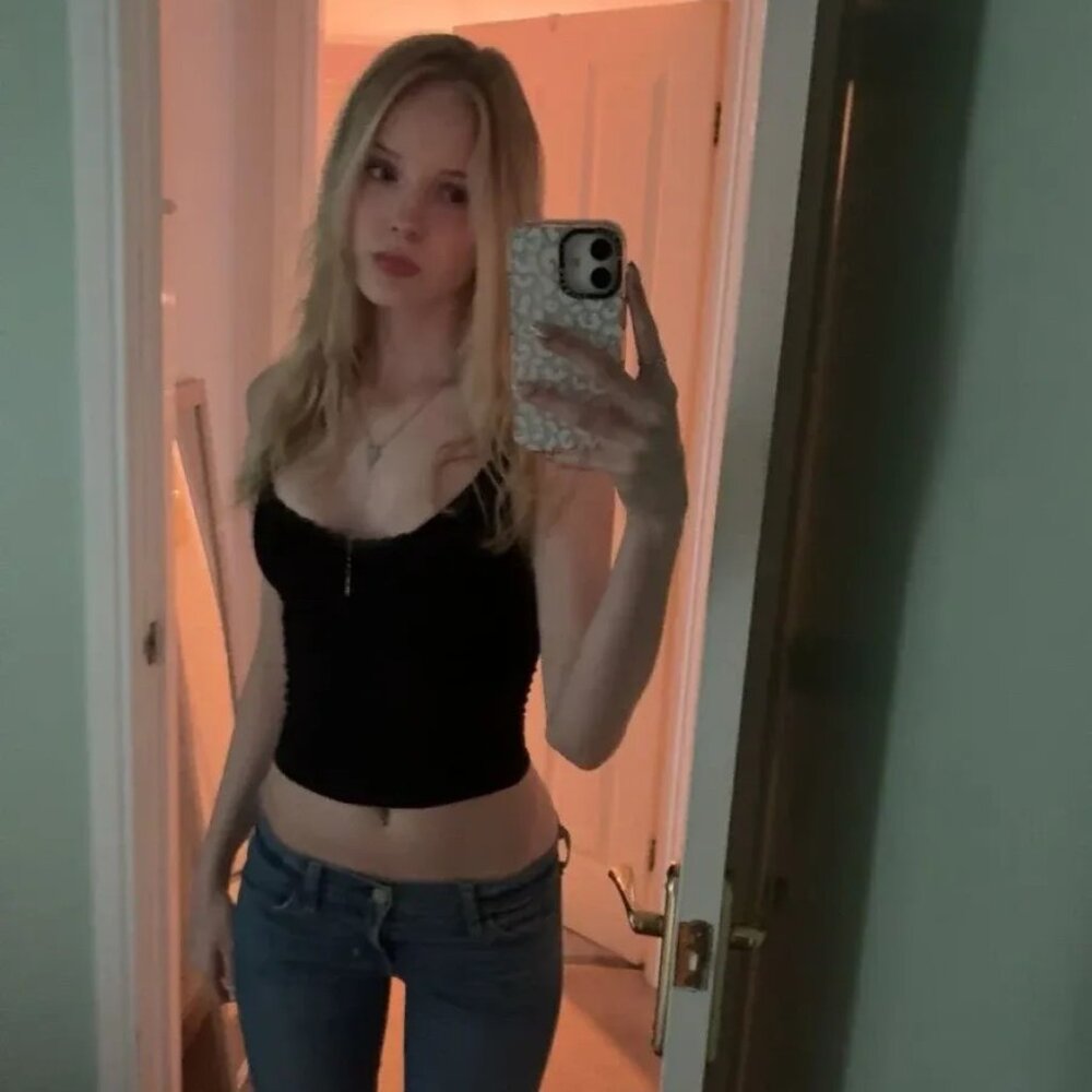 Hollister 2000s style cami top - Picture 2 of 4